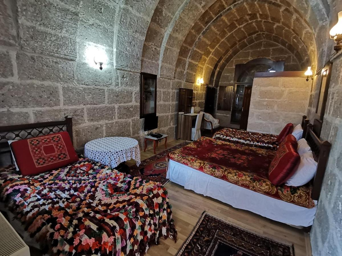 Osmanoglu Hotel Guzelyurt ภายนอก รูปภาพ