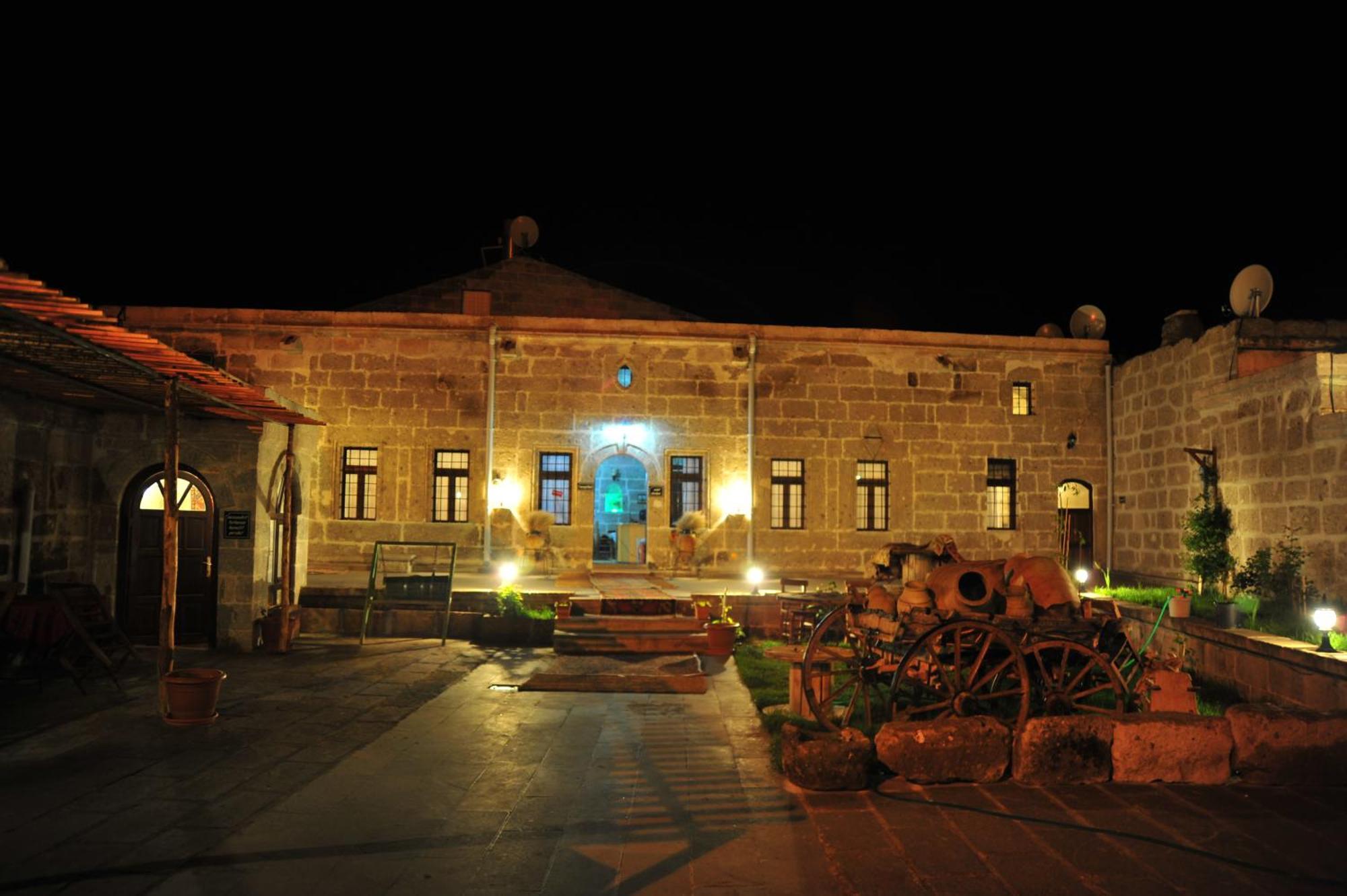 Osmanoglu Hotel Guzelyurt ภายนอก รูปภาพ
