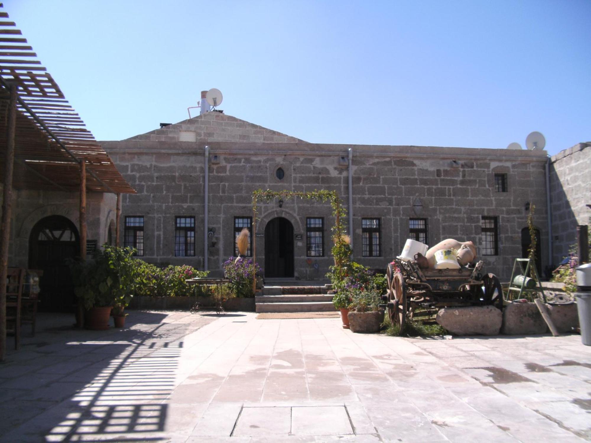 Osmanoglu Hotel Guzelyurt ภายนอก รูปภาพ
